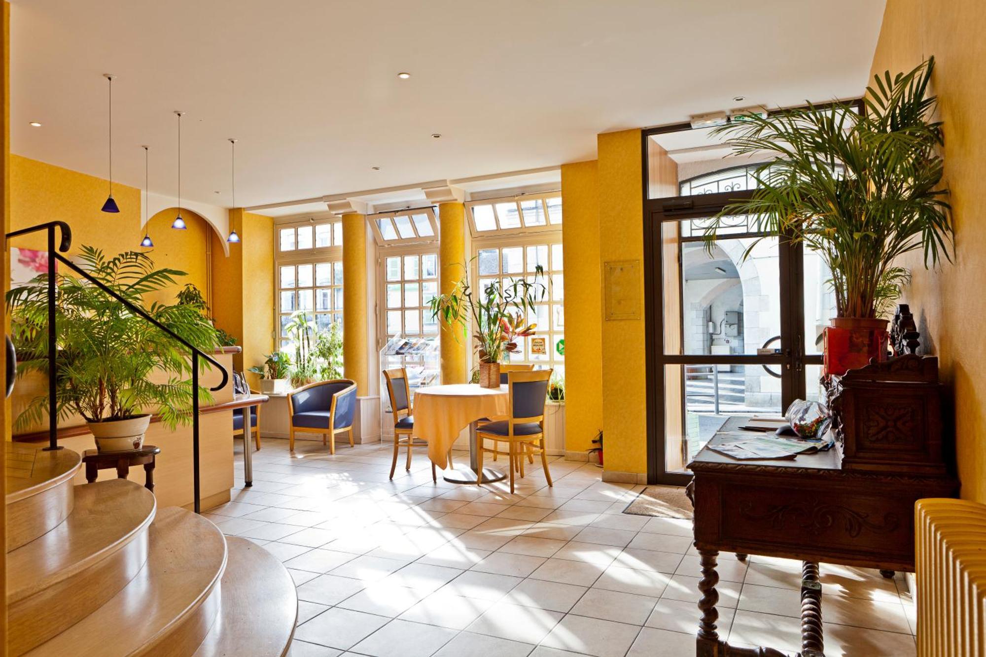 Logis Hotel De France Arudy Eksteriør billede