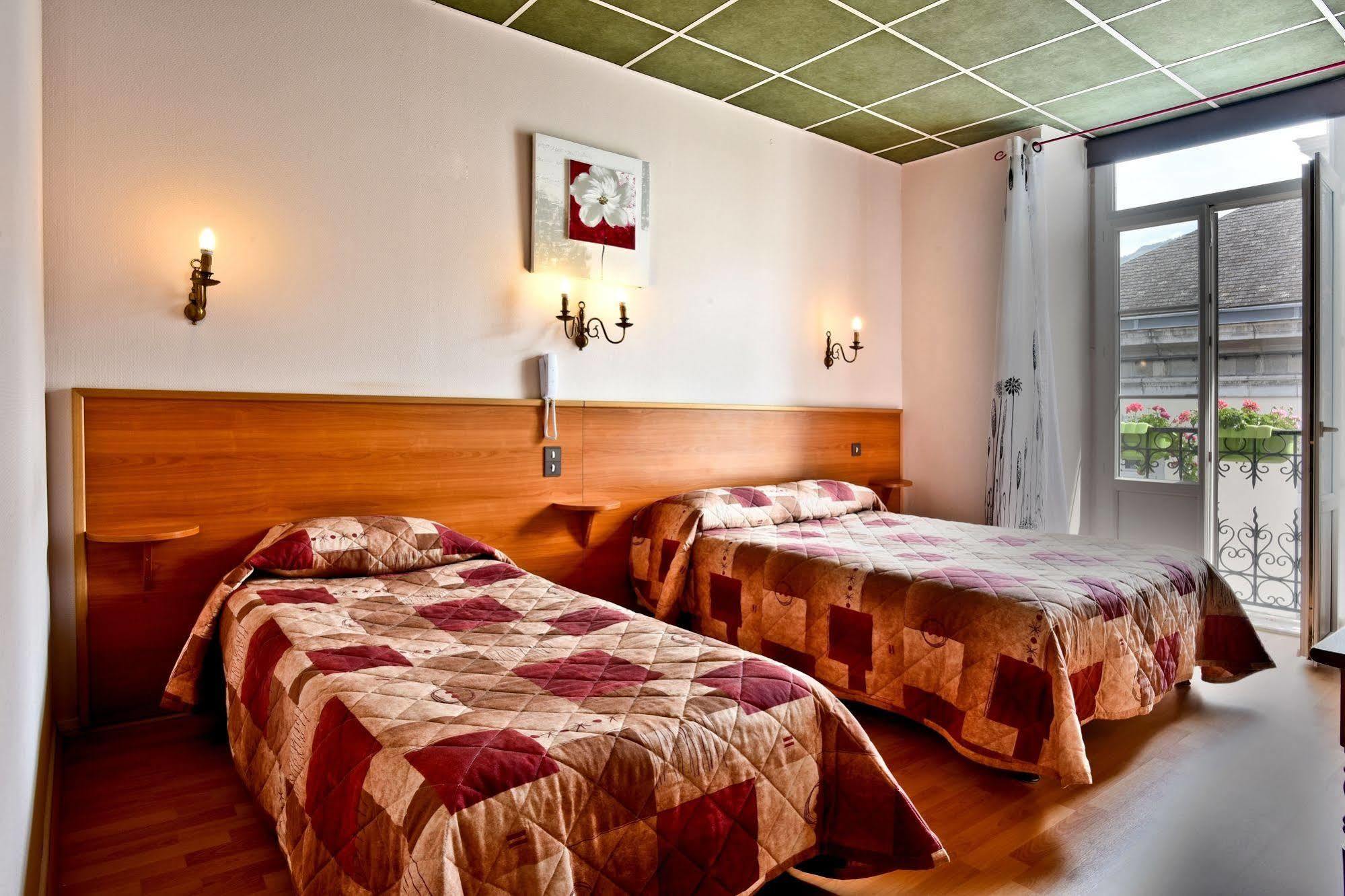 Logis Hotel De France Arudy Eksteriør billede