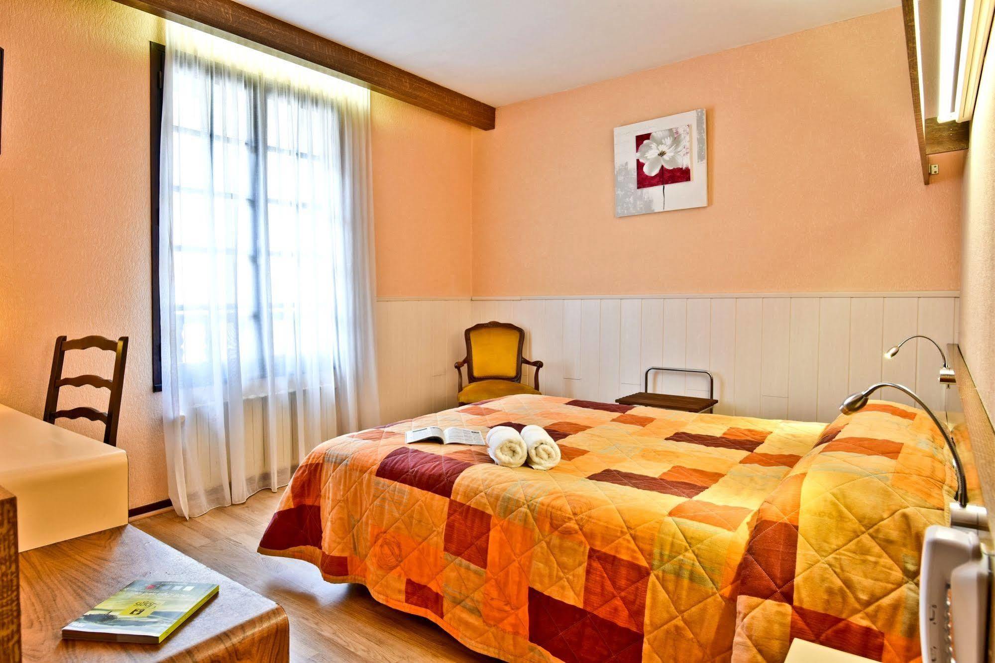 Logis Hotel De France Arudy Eksteriør billede